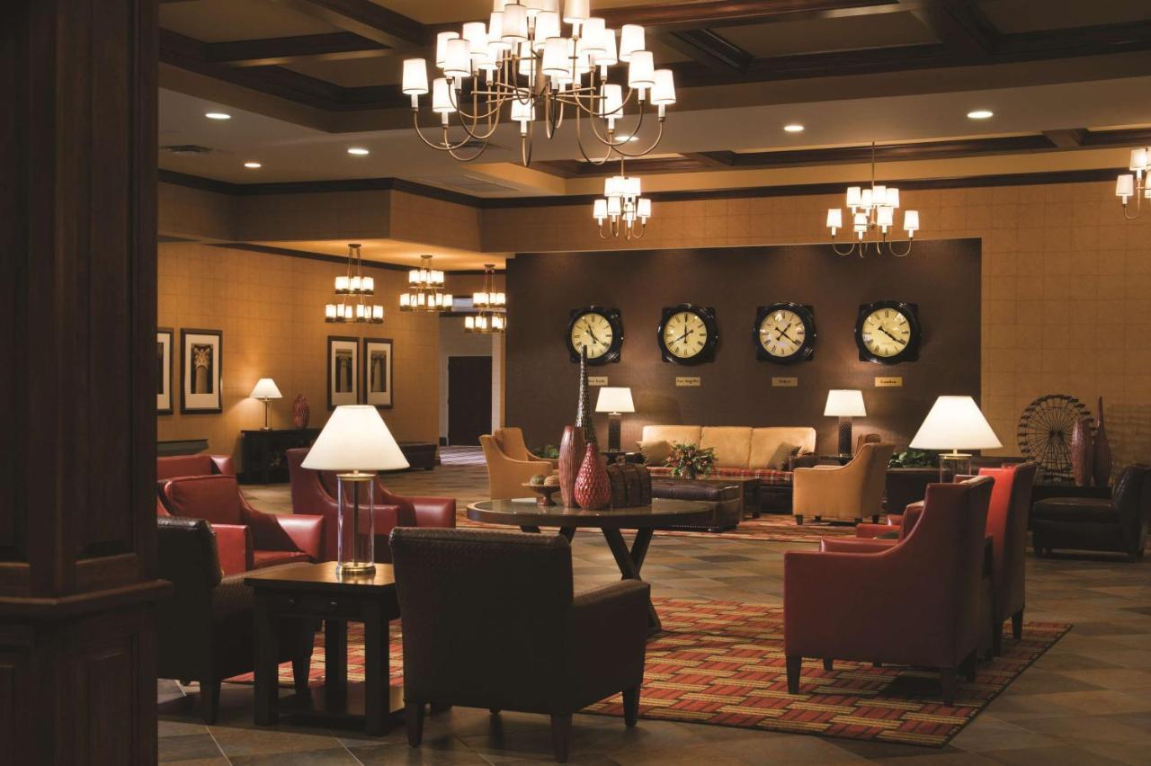 Doubletree By Hilton Cincinnati Airport Hebron Bagian luar foto