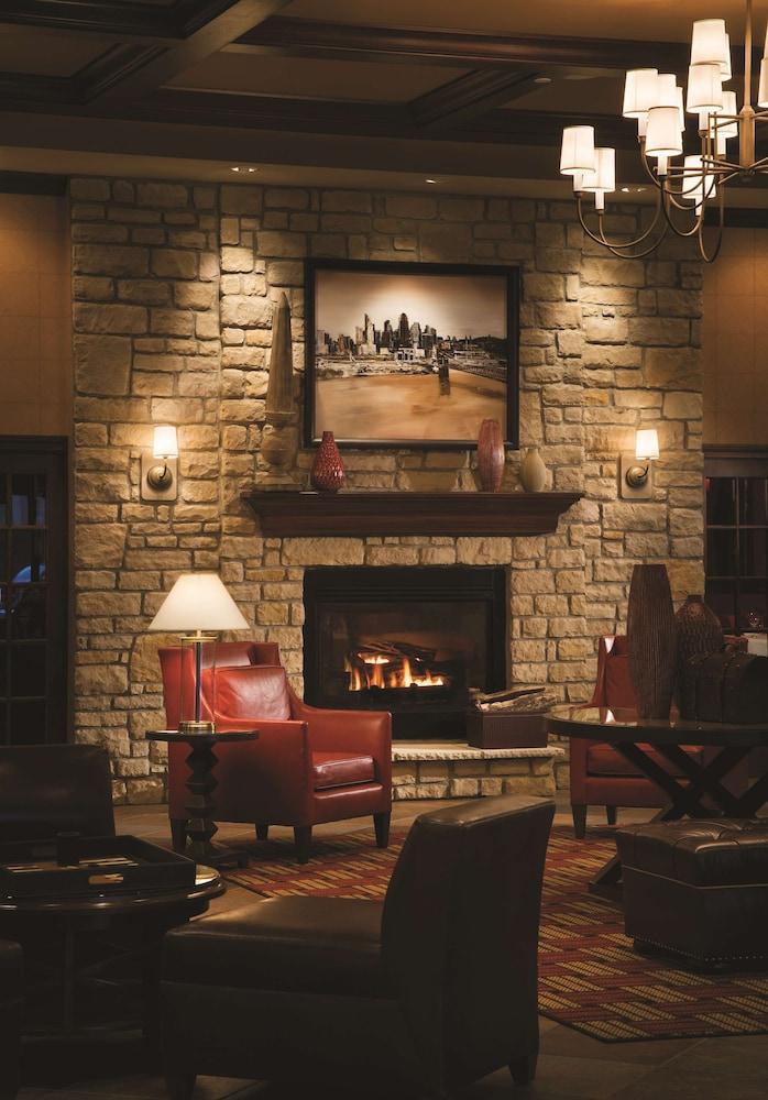 Doubletree By Hilton Cincinnati Airport Hebron Bagian luar foto