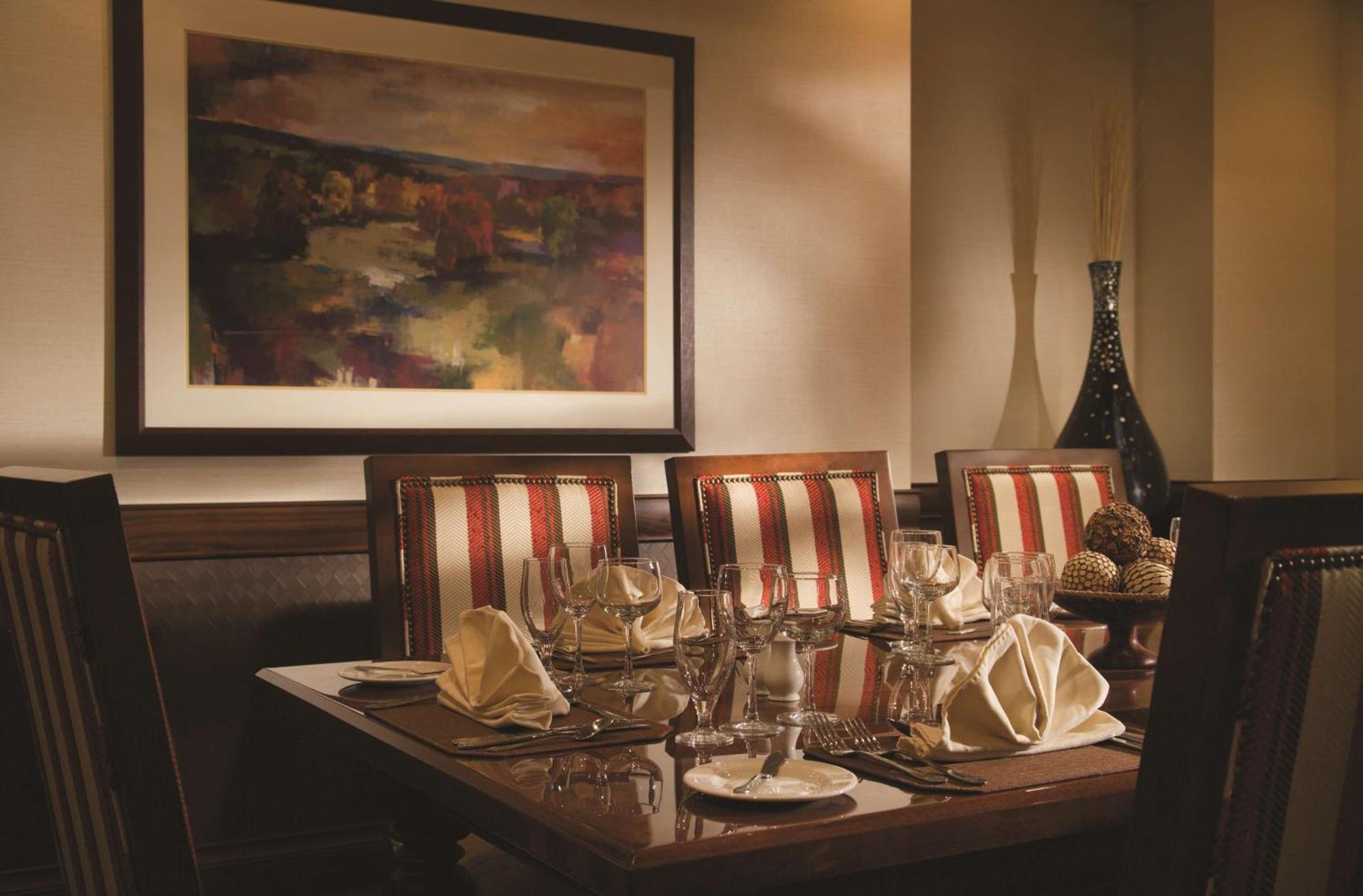 Doubletree By Hilton Cincinnati Airport Hebron Bagian luar foto